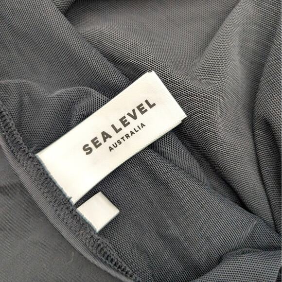 Sea Level Women's Cross Front One Piece Swimsuit Sleeveless Black Size US6 - Picture 6 of 9